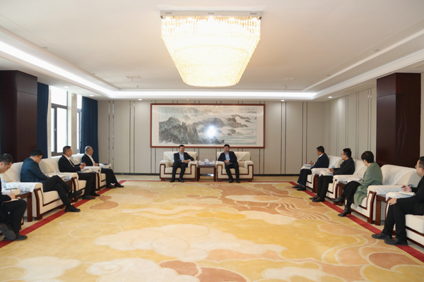 中國(guó)工商銀行江西省分行副行長(zhǎng)何虎一行到集團(tuán)走訪交流